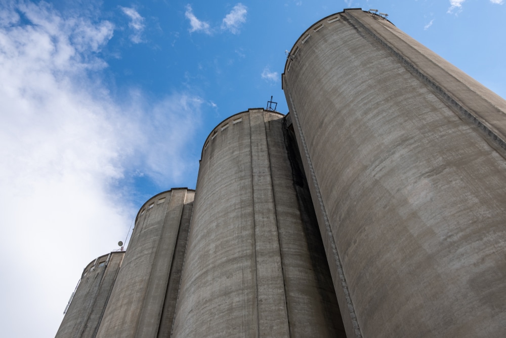 5 Reasons Why Grain Silo Painting Is Essential