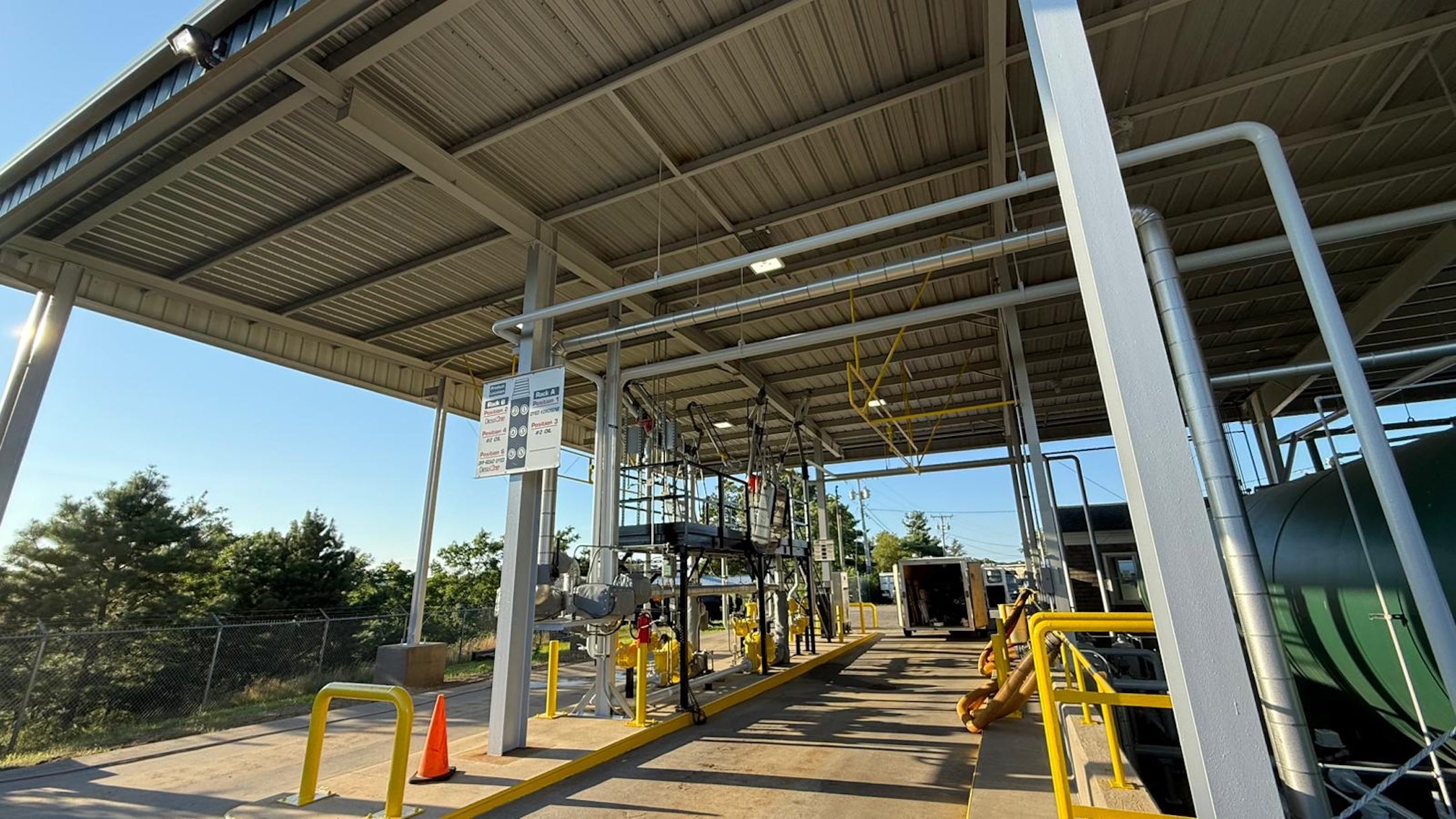 Industrial facility with equipment and pipes