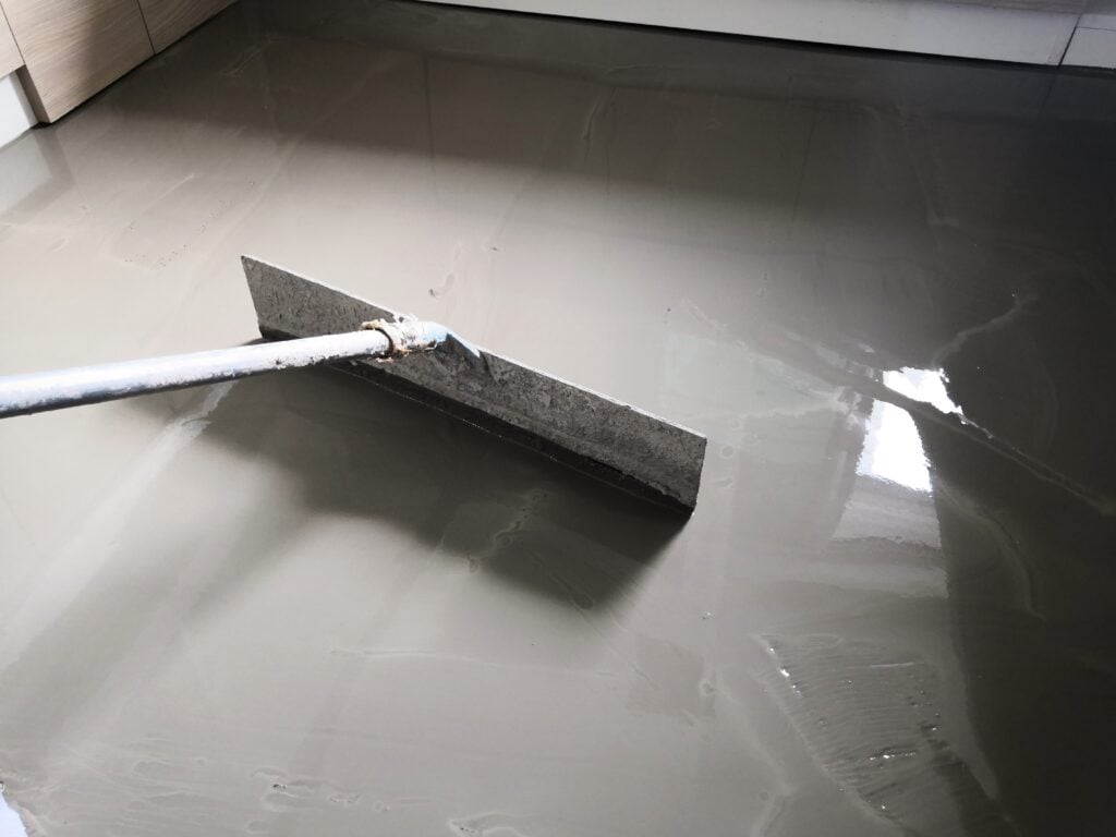 self-leveling underlayment tool