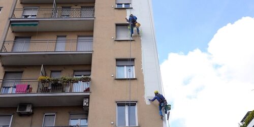 Milan,April,2021,-,Men,Worker,On,A,Construction,Site